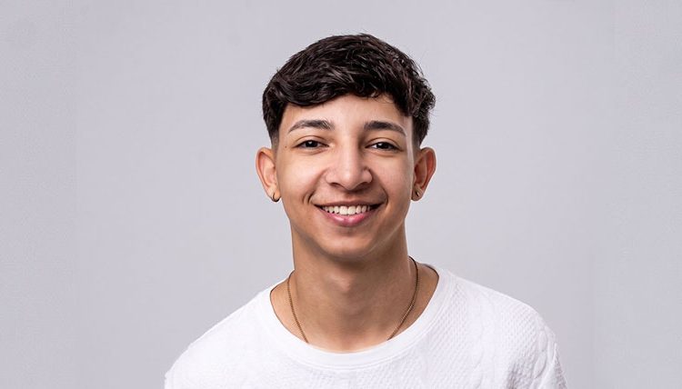Do sucesso nas redes sociais ao cenário musical, Beniicio Abraão lança “Me Perdeu”